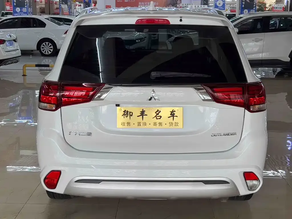 Mitsubishi Outlander 2022 из CN, фото 5