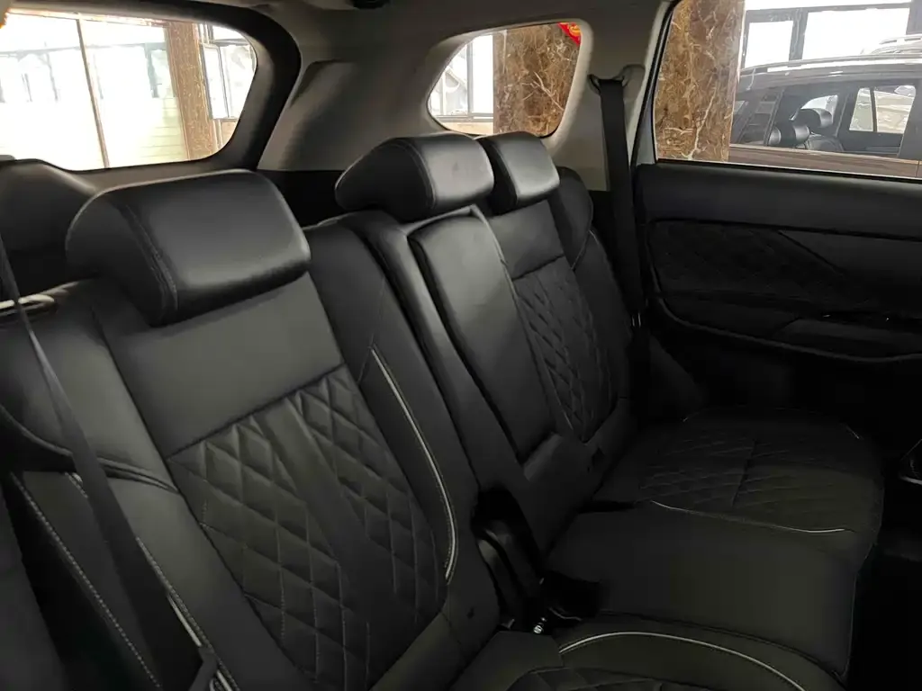 Mitsubishi Outlander 2022 из CN, фото 9