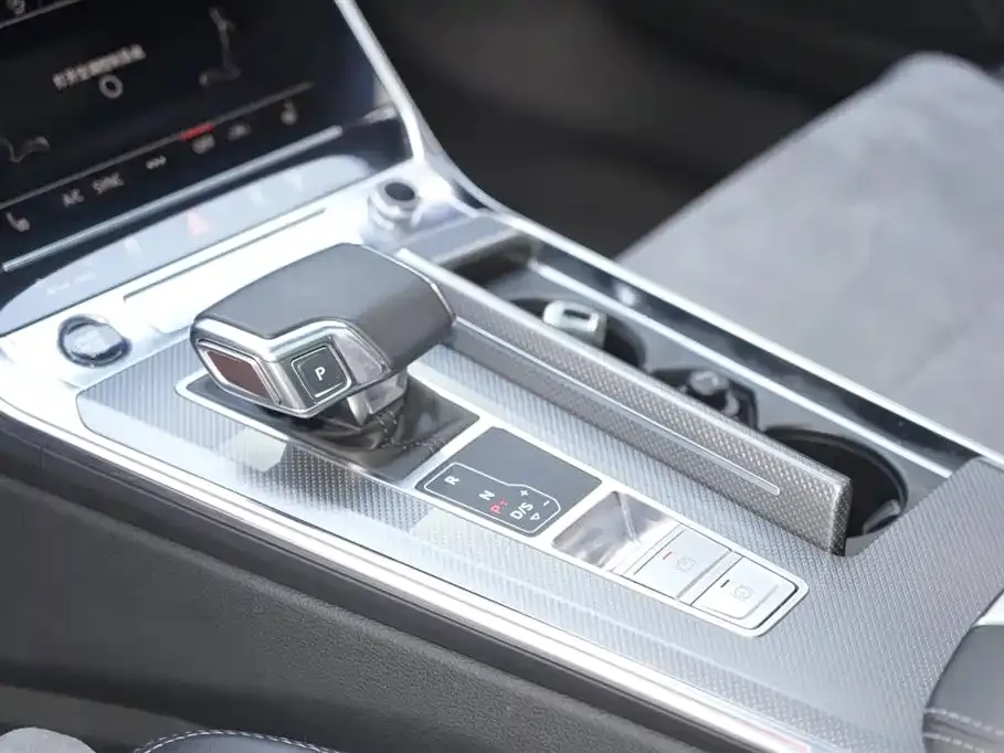 Audi A6L 2023 из CN, фото 9