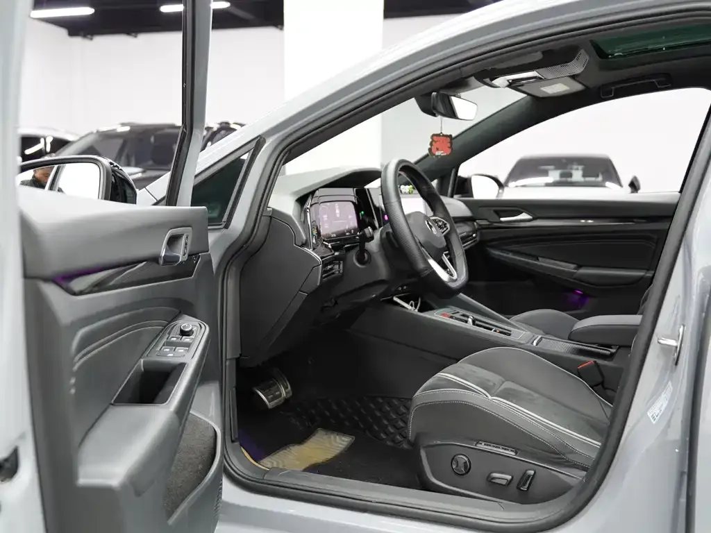Volkswagen Golf 2022 из CN, фото 9