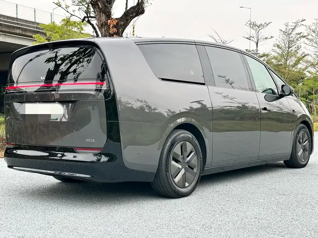 Li Auto MEGA — фото 4