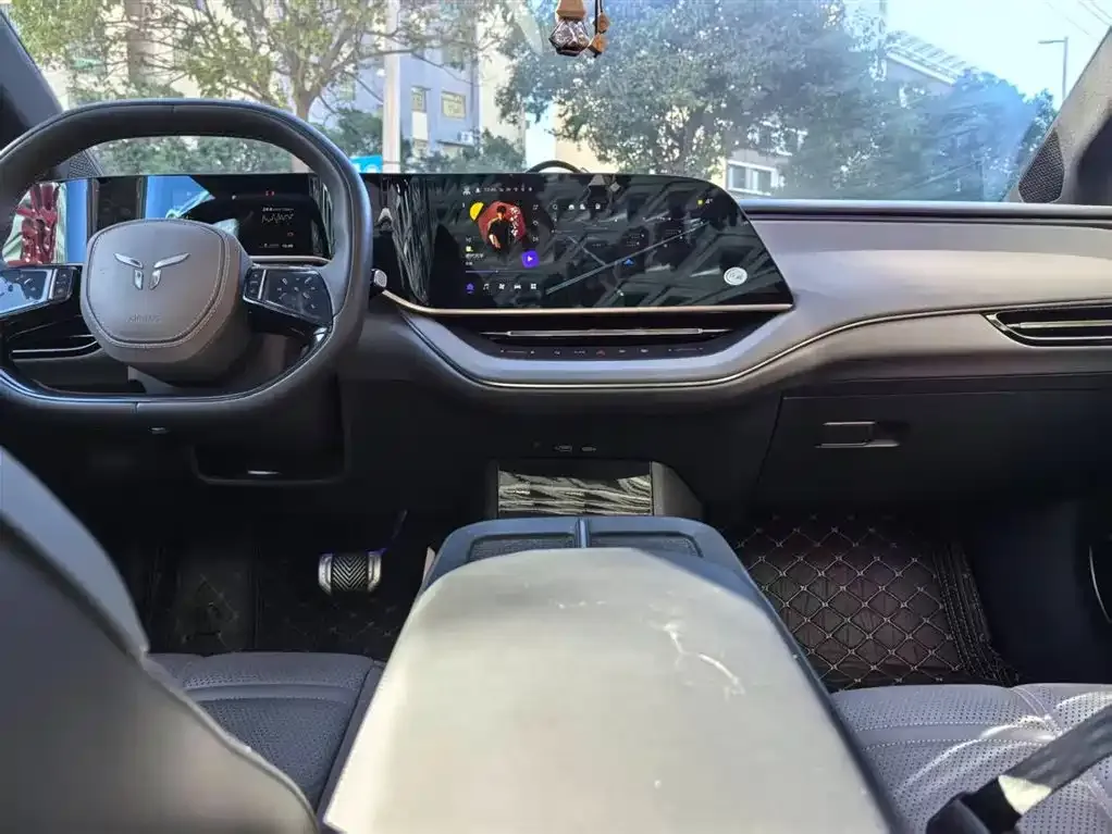 Hongqi EH7 — фото 10