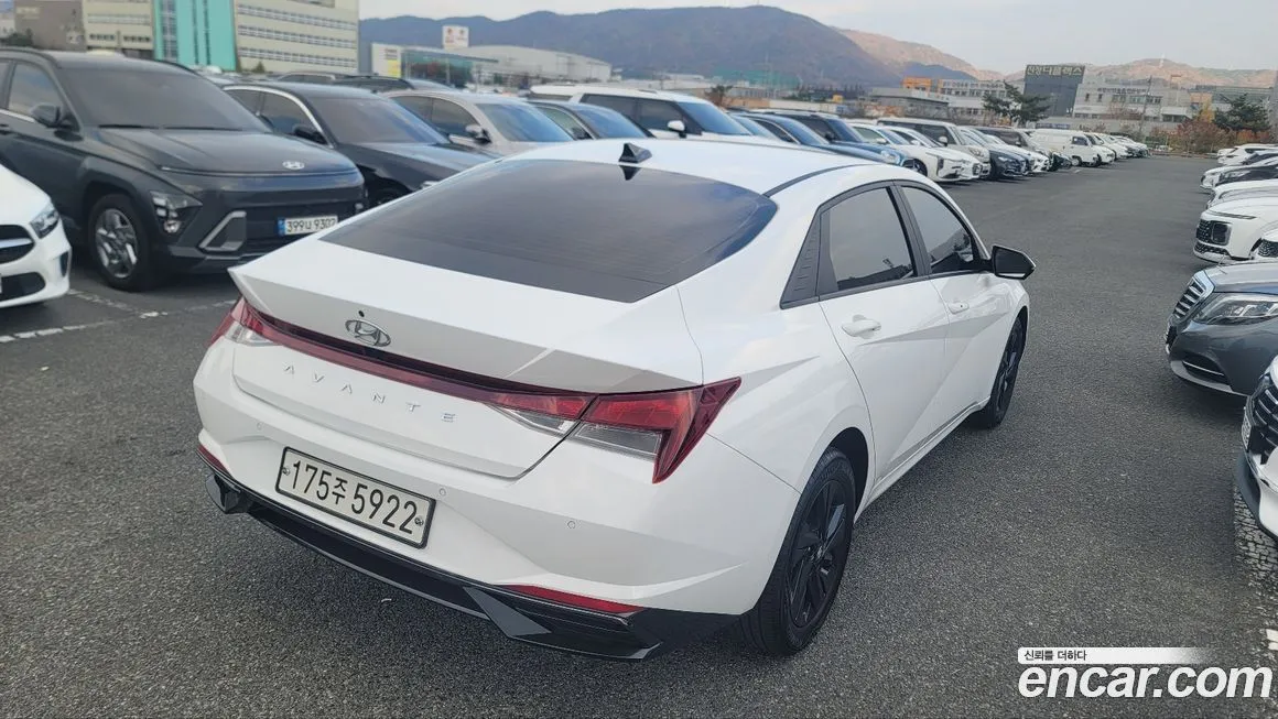 Hyundai AVANTE — фото 2