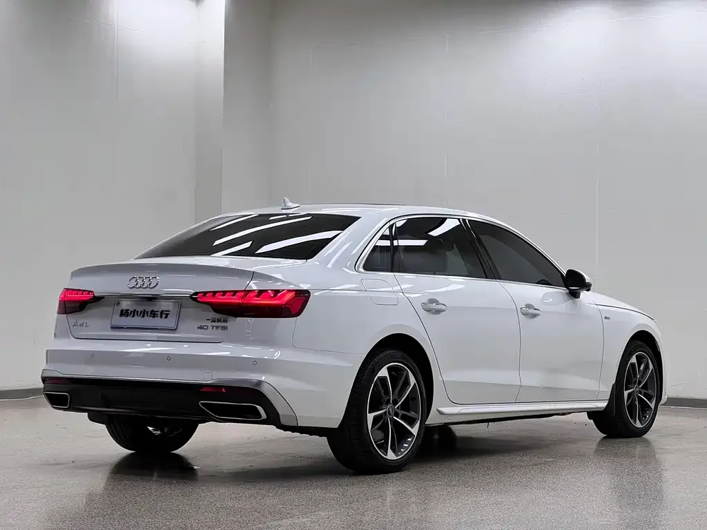 Audi A4L — фото 5