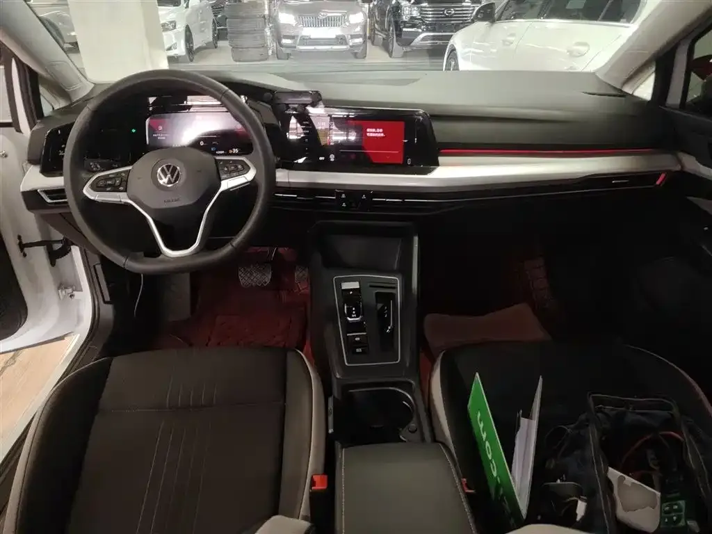 Volkswagen Golf 2023 из CN, фото 10