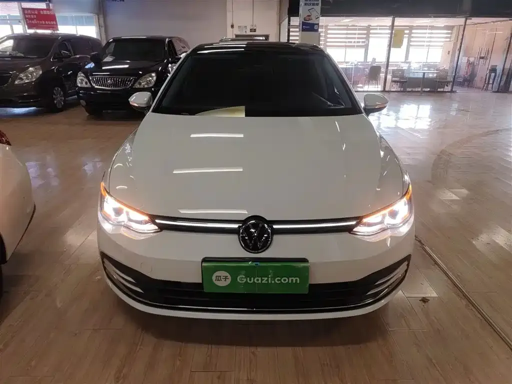 Volkswagen Golf 2023 из CN, фото 3
