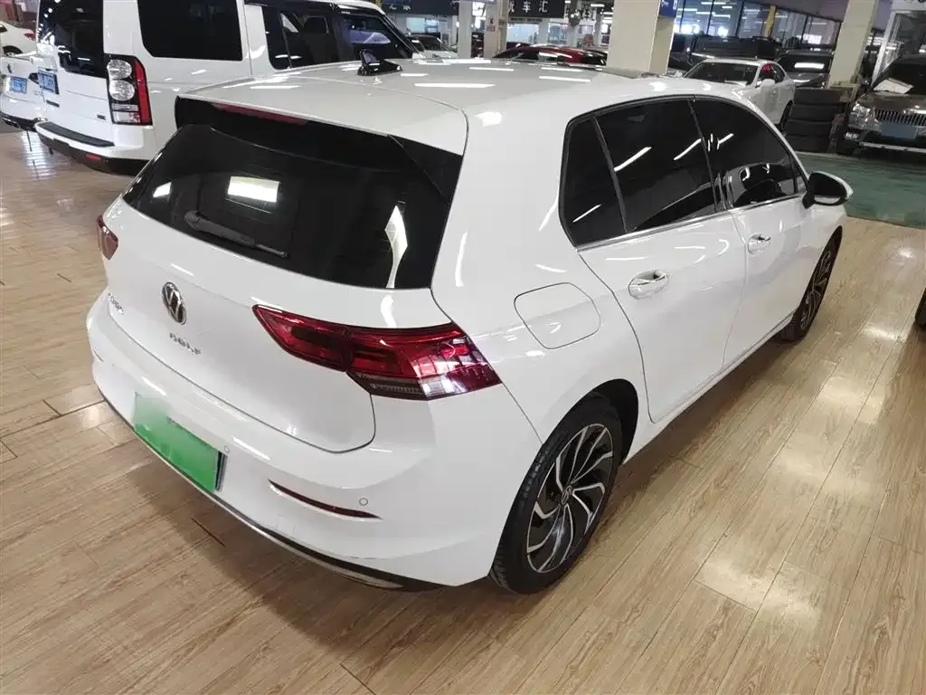 Volkswagen Golf 2023 из CN, фото 7