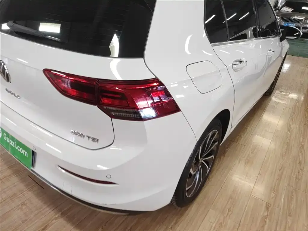 Volkswagen Golf 2023 из CN, фото 8