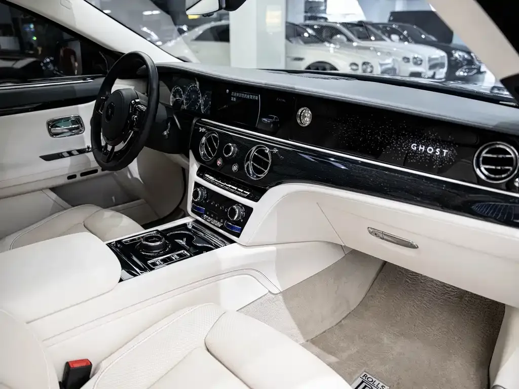 Rolls-Royce Ghost — фото 5