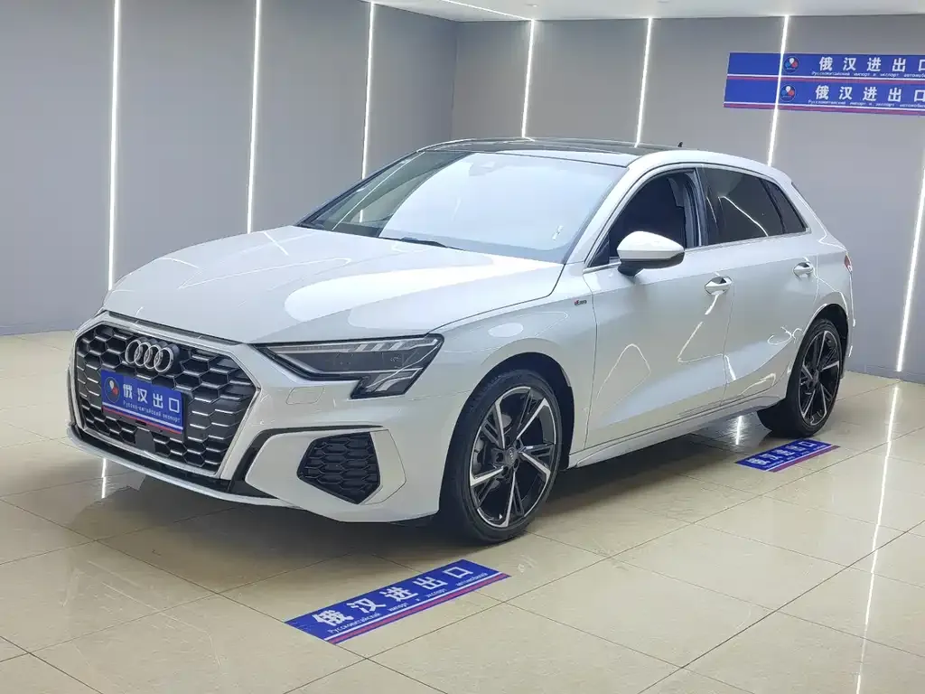Audi A3 — фото 1