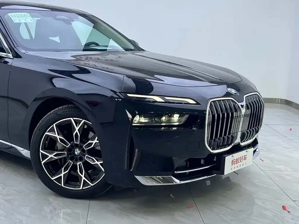 BMW 7 Series — фото 8