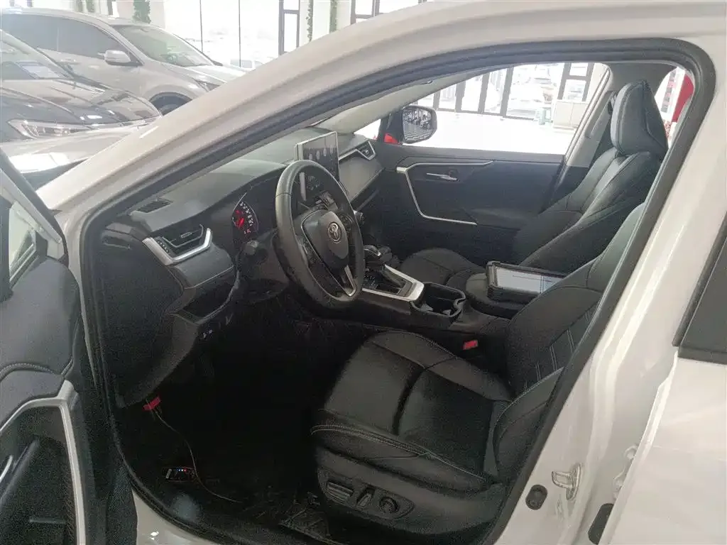 Toyota Wildlander 2021 из CN, фото 7