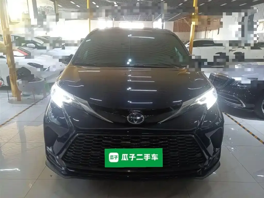 Toyota Granvia 2023 из CN, фото 3