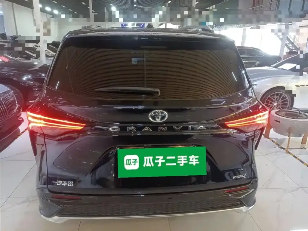 Toyota Granvia 2023 из CN, фото 6