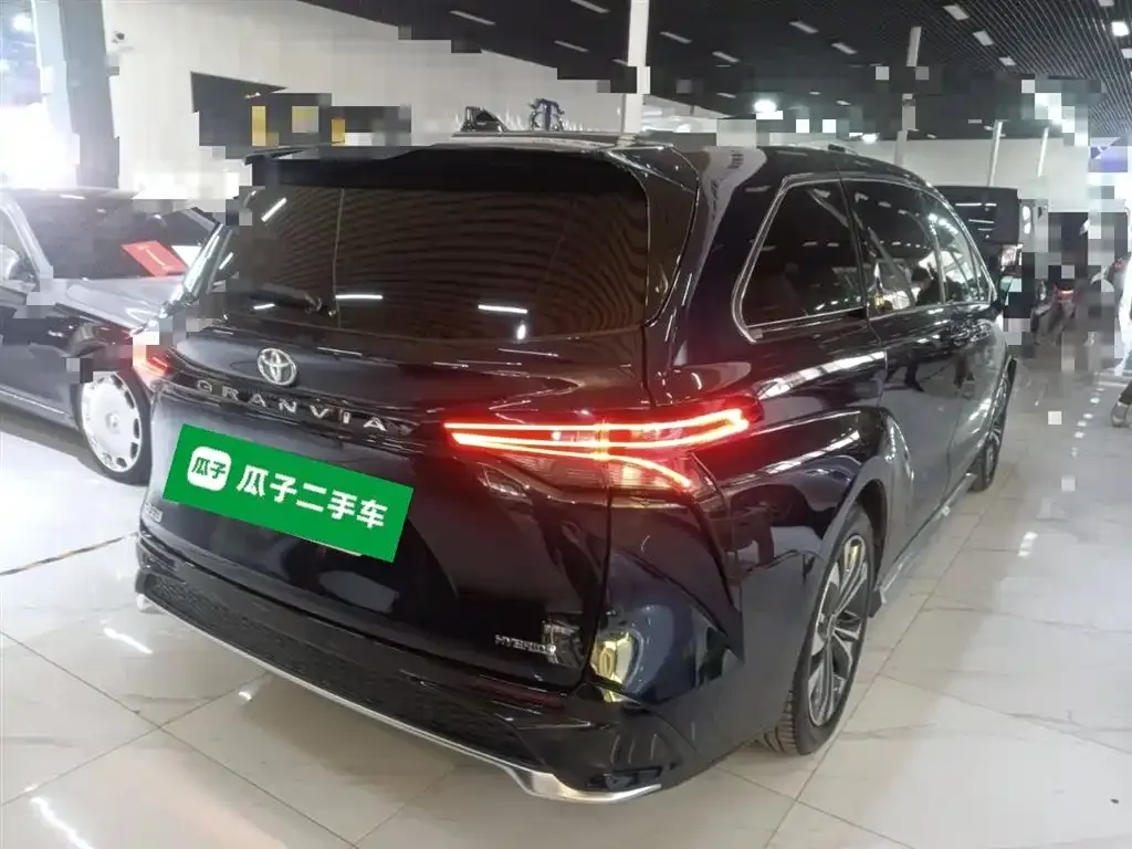 Toyota Granvia 2023 из CN, фото 7