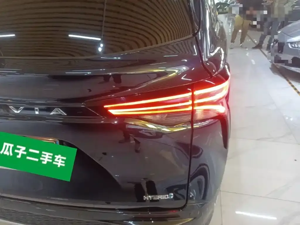 Toyota Granvia 2023 из CN, фото 8