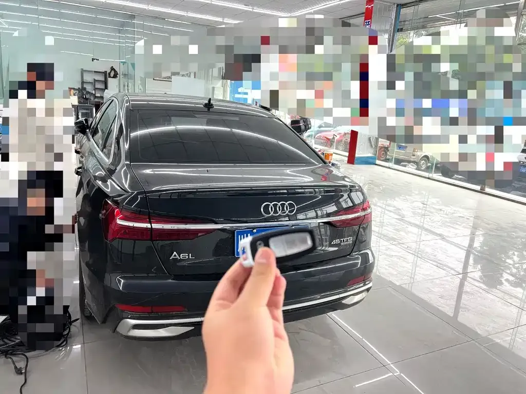 Audi A6L 2023 из CN, фото 4