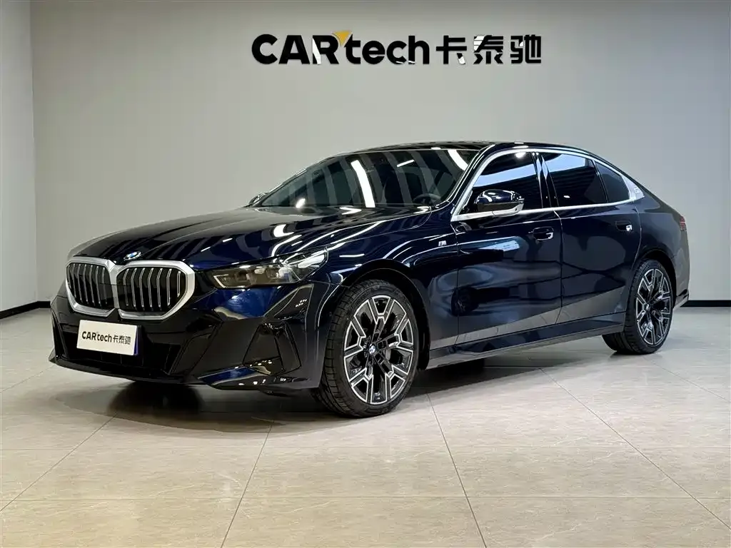 BMW 5 Series — фото 1