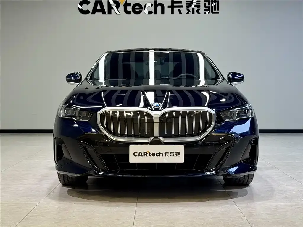 BMW 5 Series — фото 2