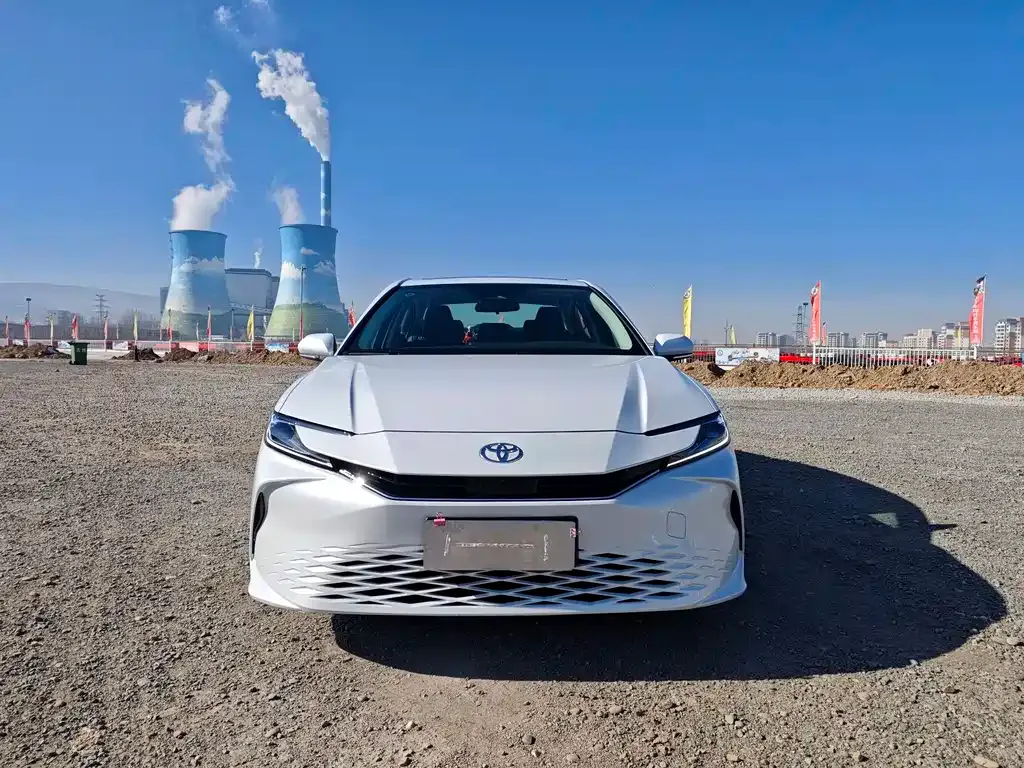 Toyota Camry 2025 из CN, фото 2