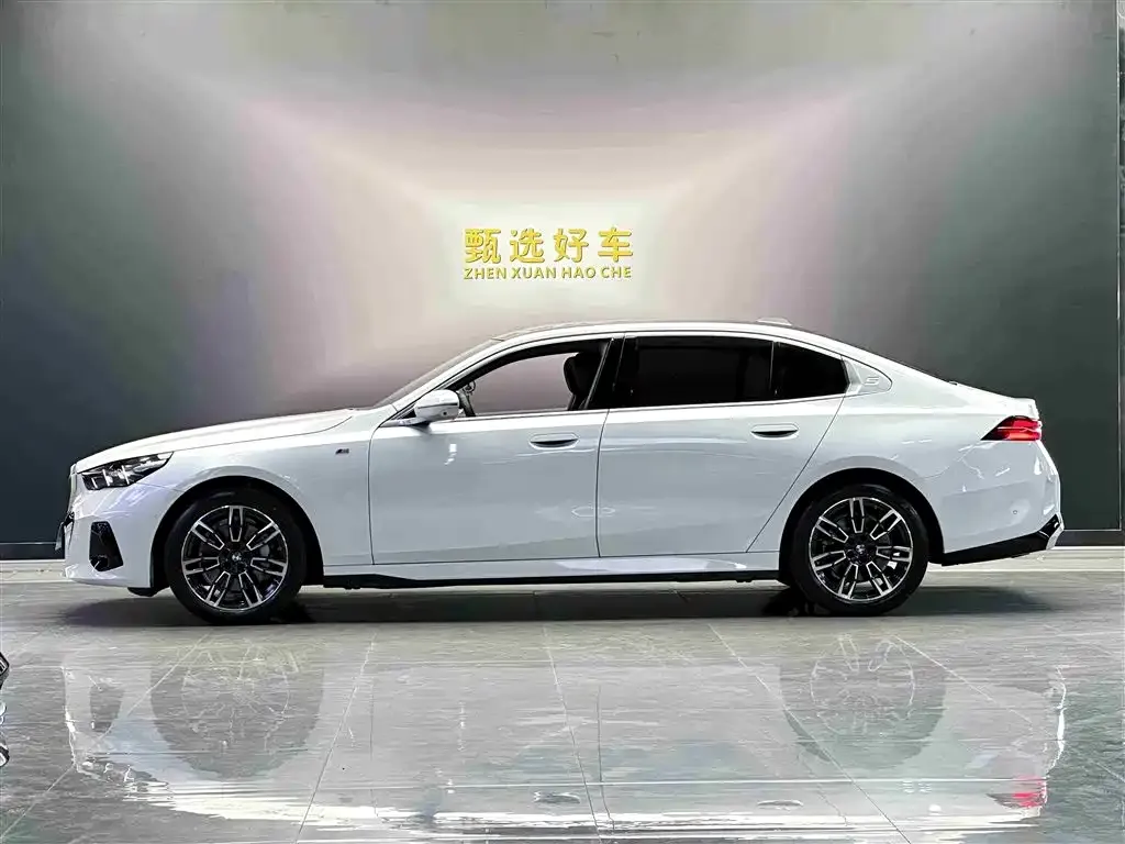 BMW 5 Series — фото 2