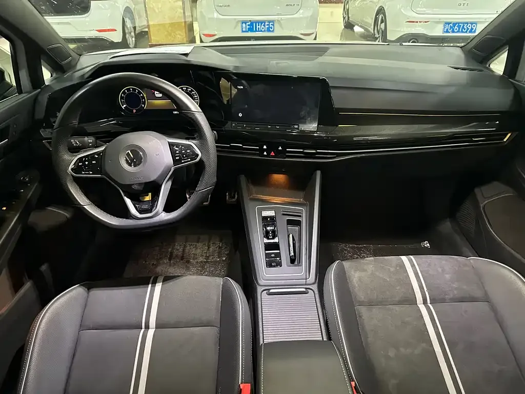 Volkswagen Golf 2022 из CN, фото 10