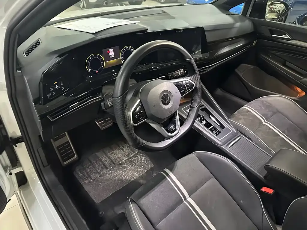 Volkswagen Golf 2022 из CN, фото 7