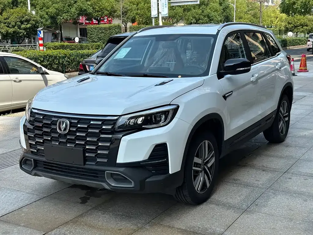 Changan CS75 — фото 1