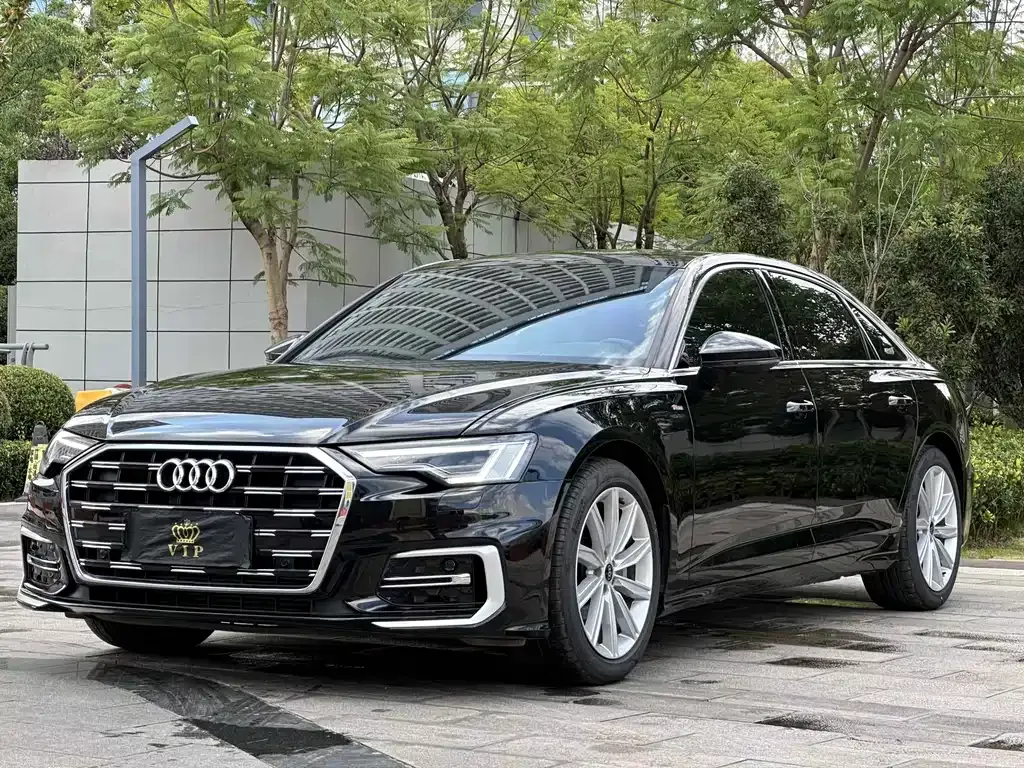 Audi A6L — фото 1
