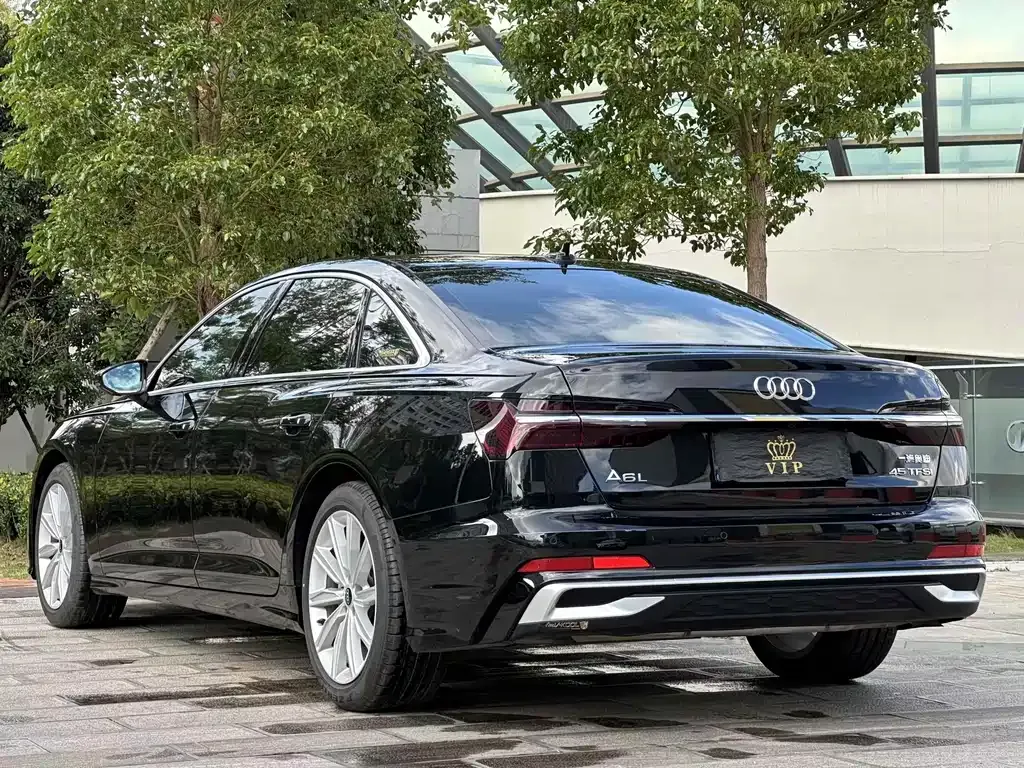 Audi A6L — фото 9