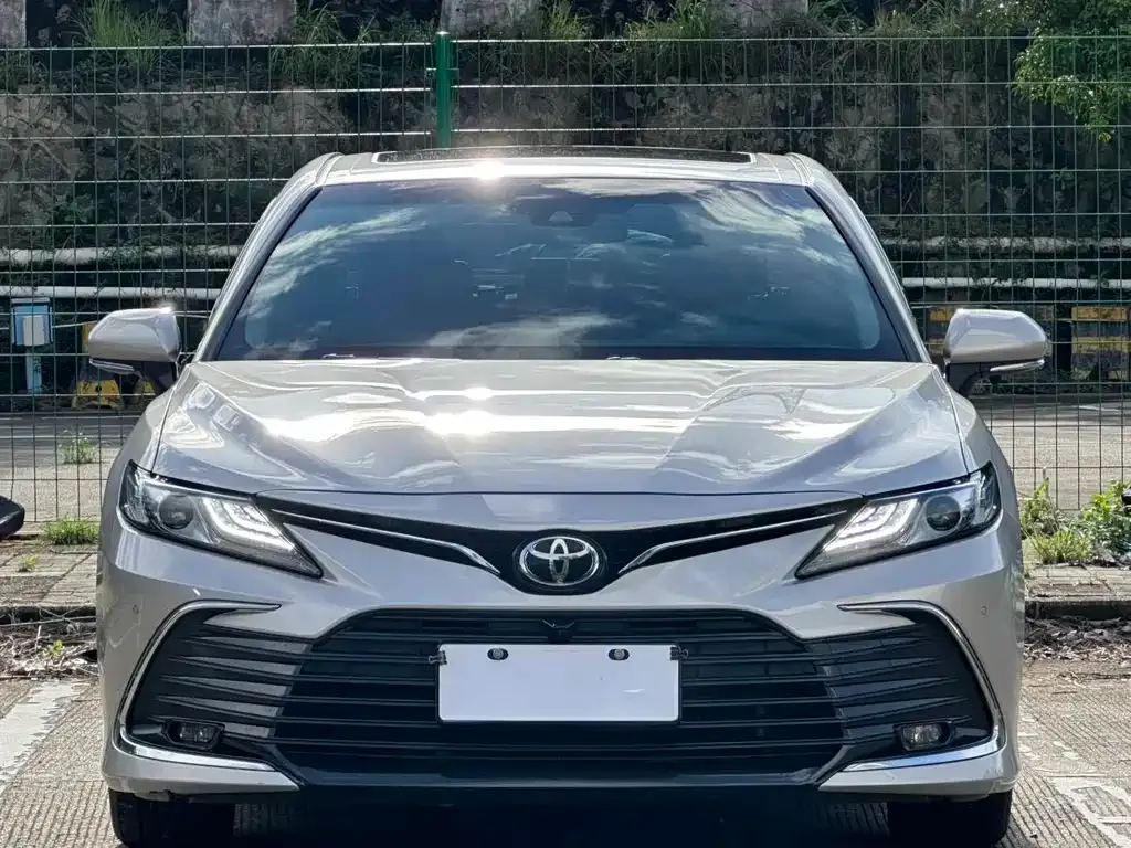 Toyota Camry 2022 из CN, фото 2