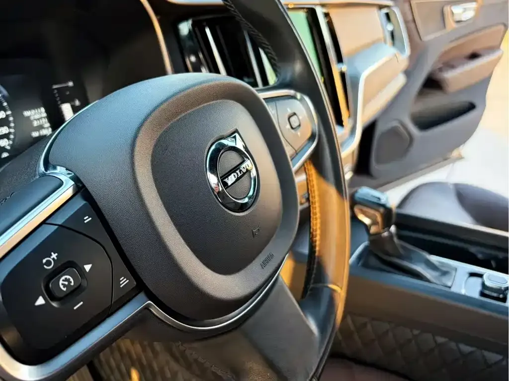 Volvo XC60 2021 из CN, фото 8