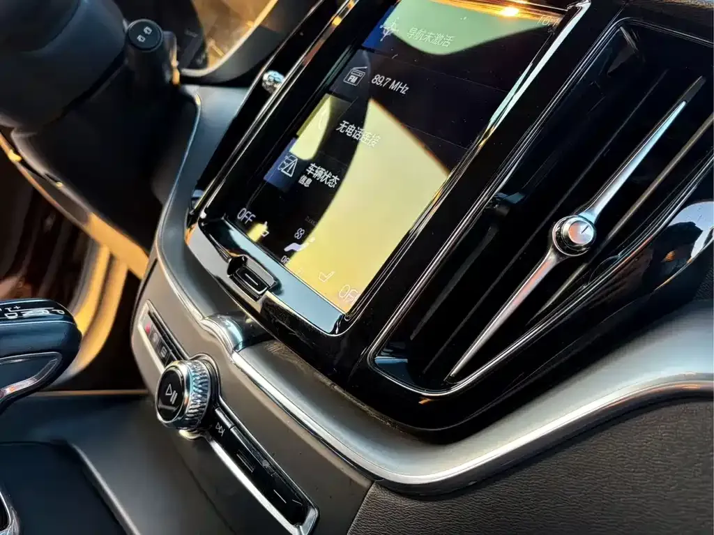 Volvo XC60 2021 из CN, фото 9