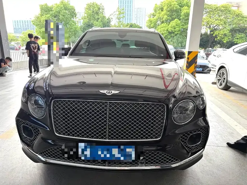 Bentley Bentayga 2022 из CN, фото 2