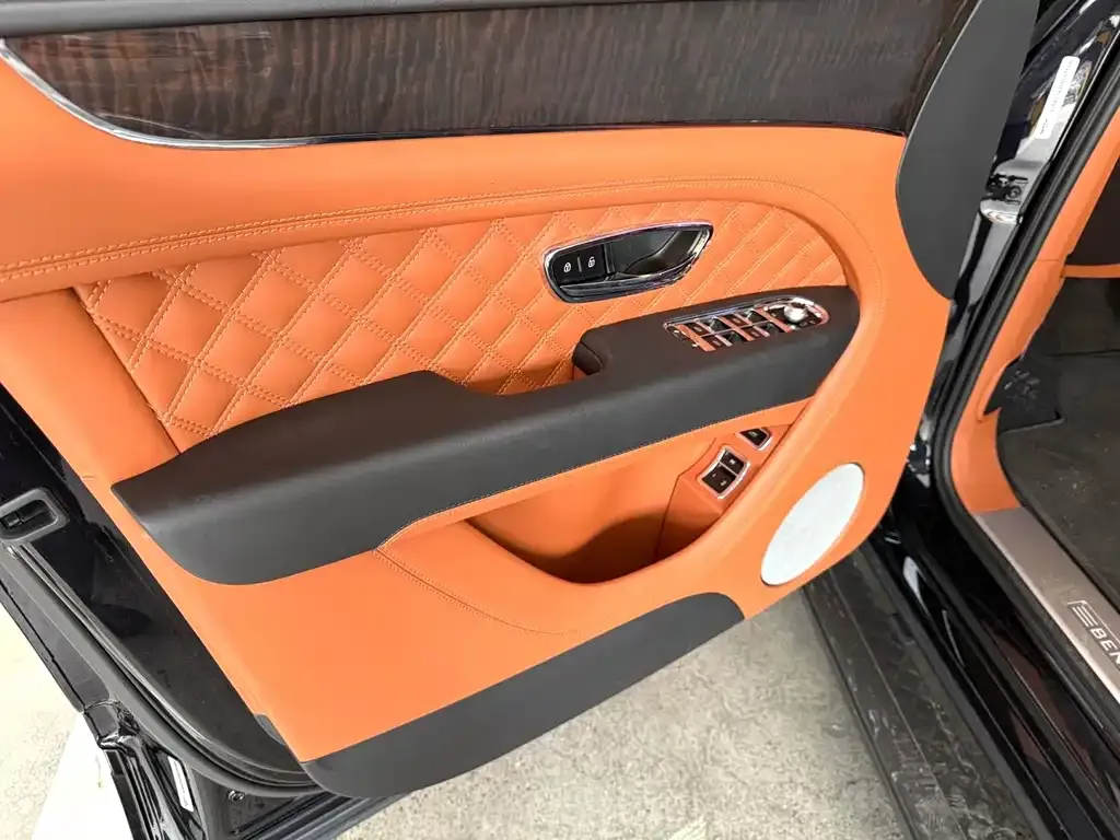 Bentley Bentayga 2022 из CN, фото 4