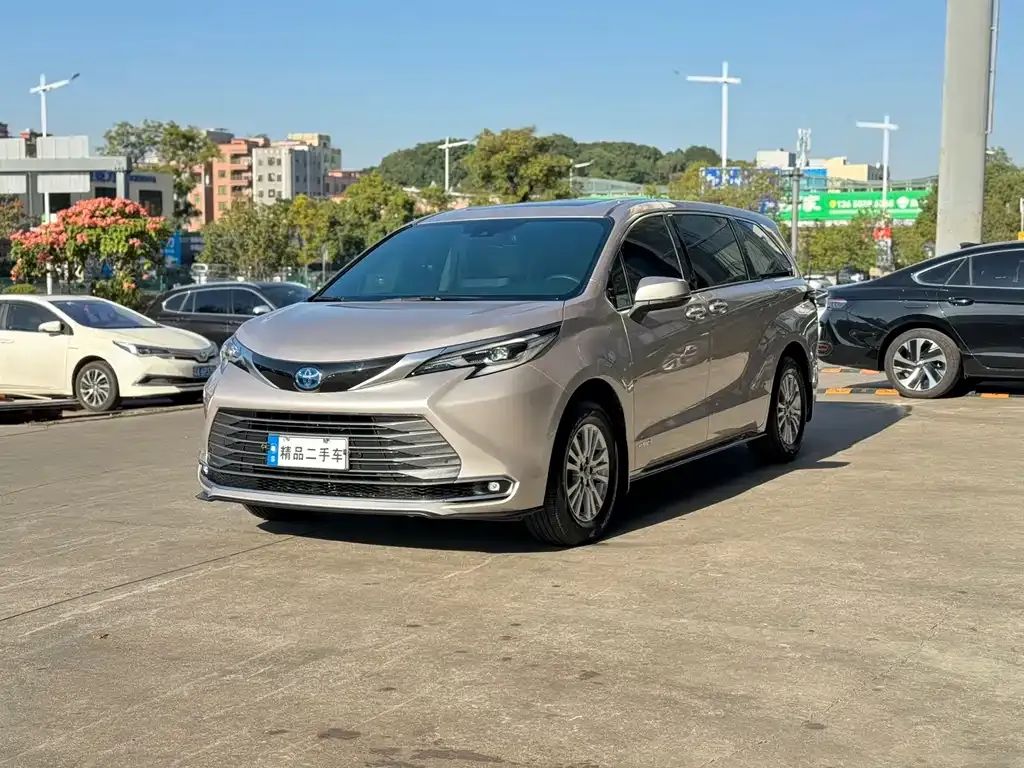 Toyota Sienna 2022 из CN, фото 1