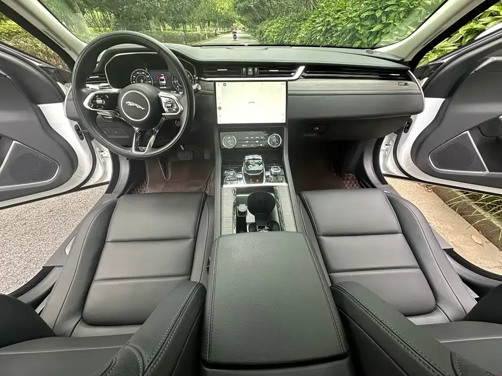 Jaguar XFL 2023 из CN, фото 5