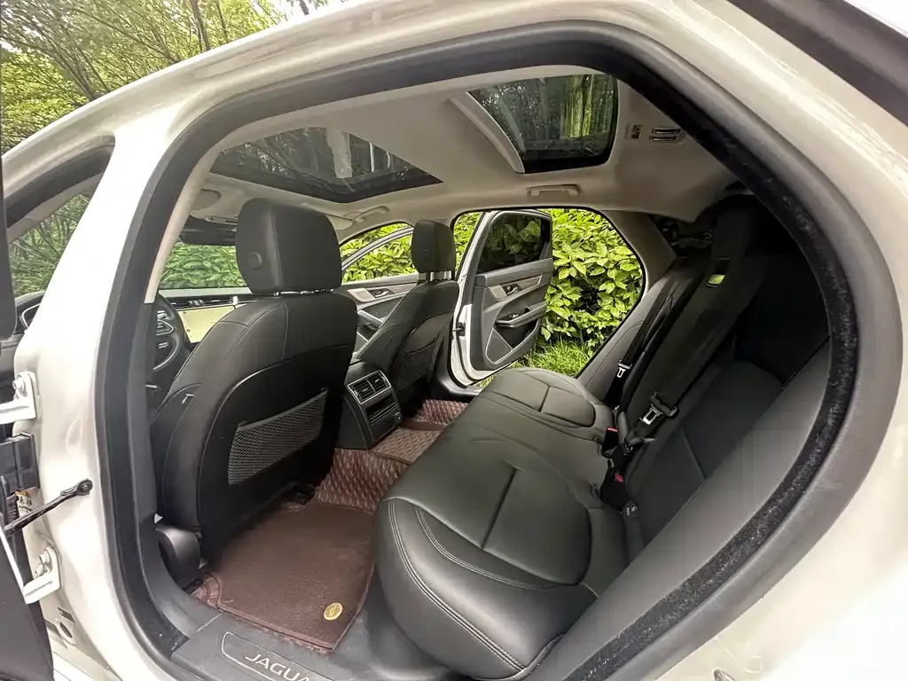 Jaguar XFL 2023 из CN, фото 8