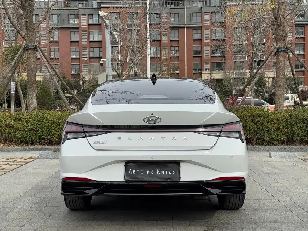 Hyundai Elantra — фото 7