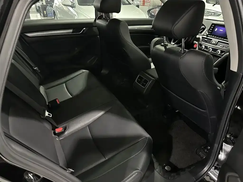 Honda Accord 2021 из CN, фото 4