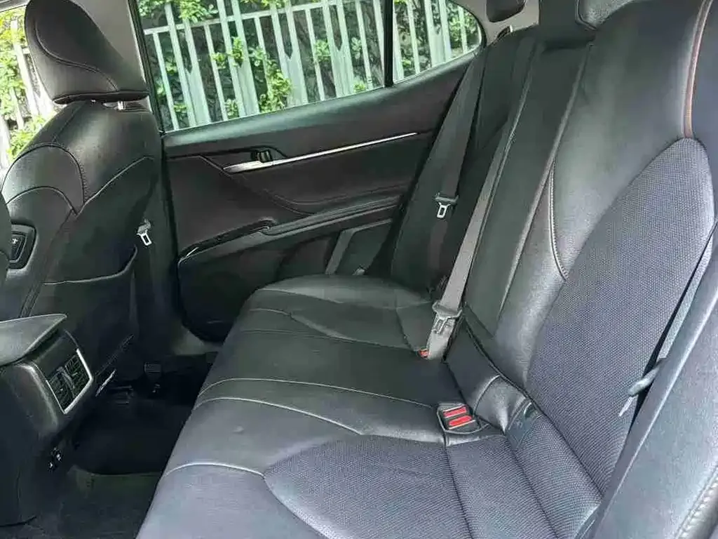 Toyota Camry 2023 из CN, фото 10