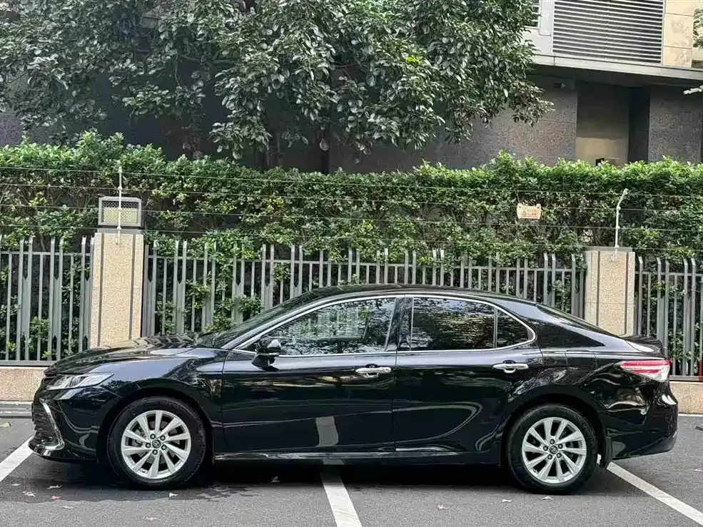 Toyota Camry 2023 из CN, фото 2