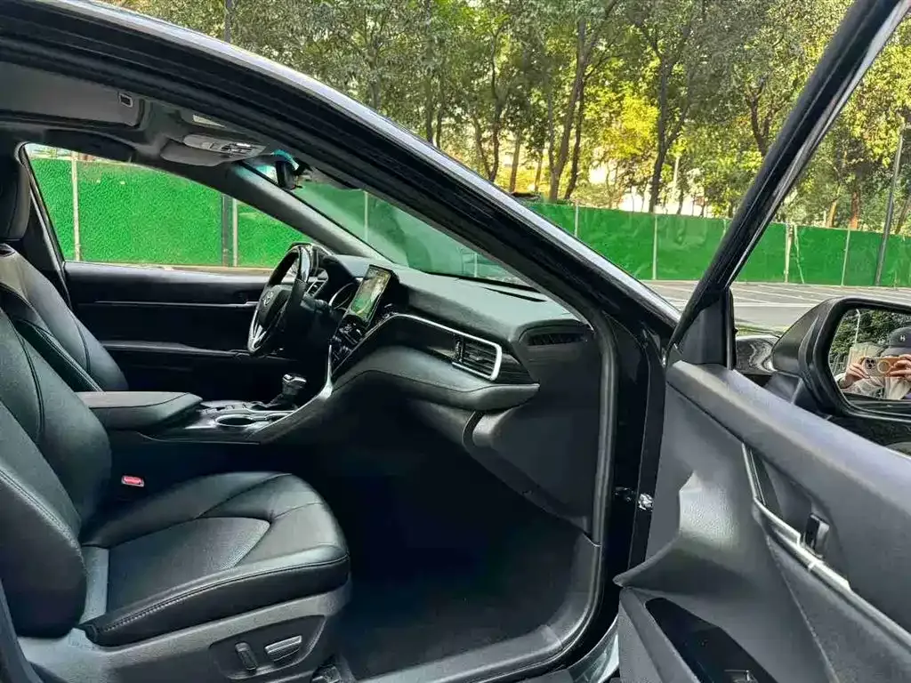 Toyota Camry 2023 из CN, фото 8