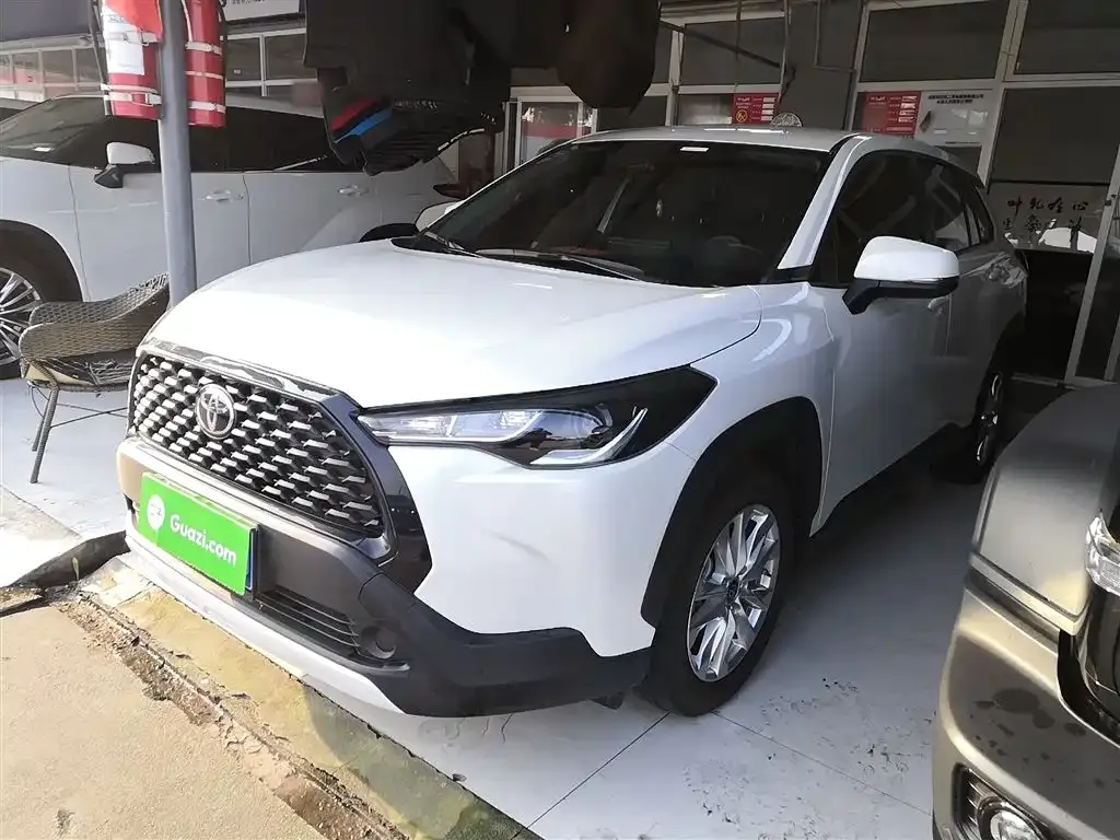 Toyota Corolla Cross 2024 из CN, фото 1