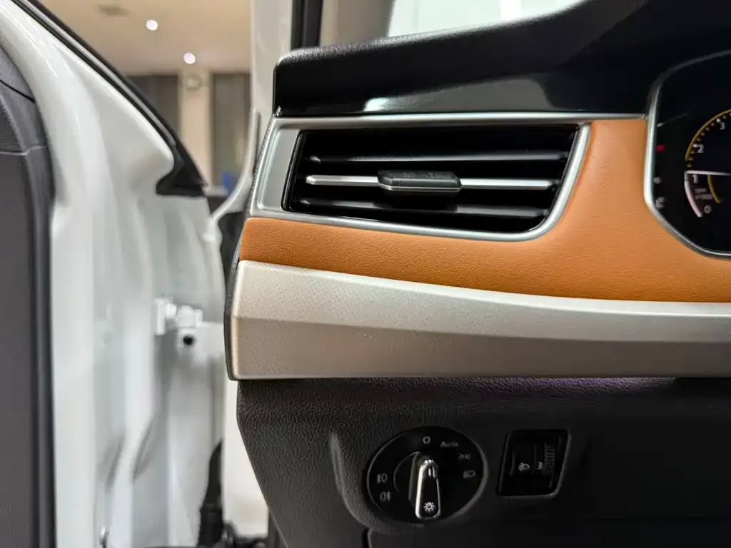 Volkswagen Bora 2022 из CN, фото 9