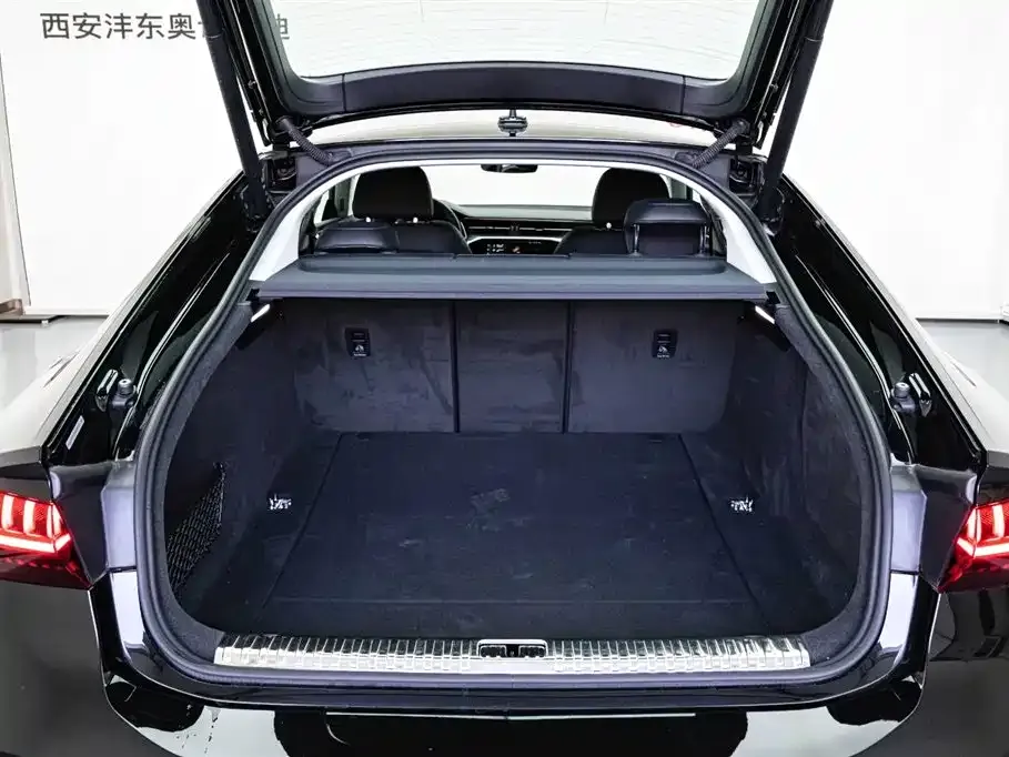 Audi A7 2024 из CN, фото 8