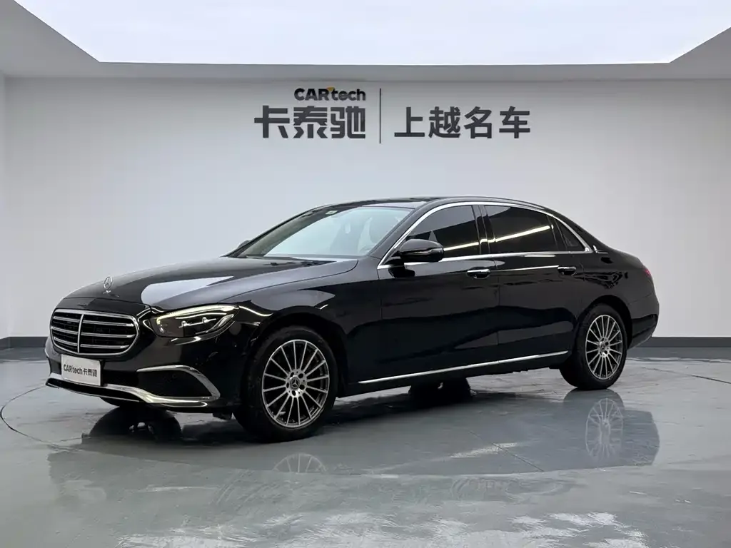 Mercedes-Benz E-Class — фото 1