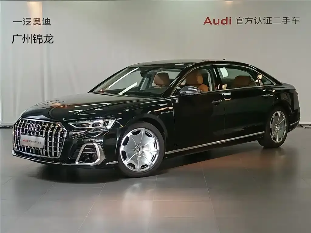 Audi A8 — фото 1