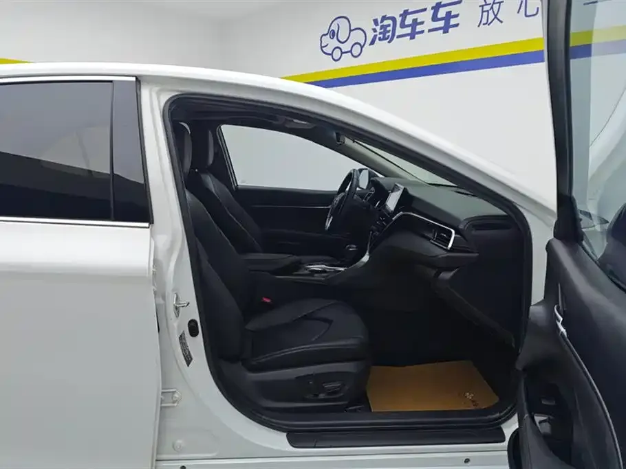 Toyota Camry 2021 из CN, фото 8
