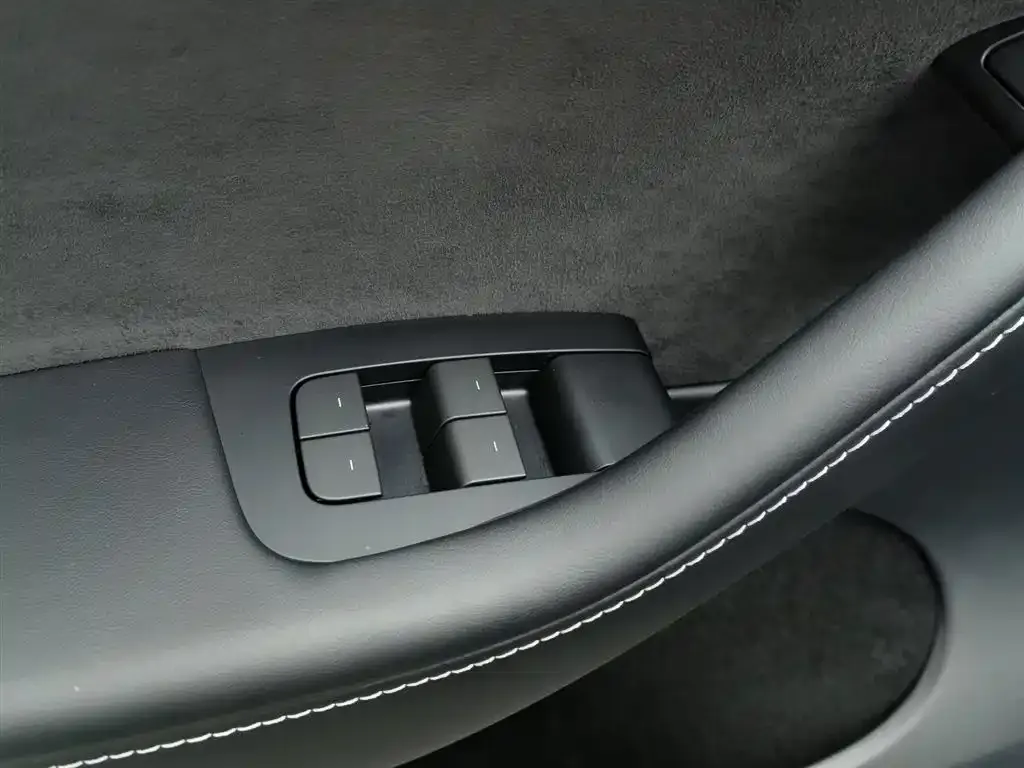 Tesla Model Y 2024 из CN, фото 9